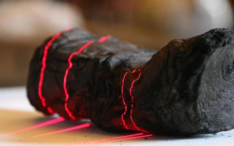 AI đọc được cuộn giấy cháy trong trận núi lửa 2.000 năm trước