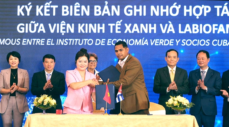 Việt Nam hợp tác với Cuba điều chế thuốc điều trị ung thư từ nọc bò cạp xanh