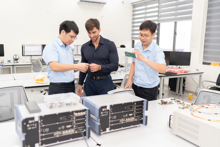 Việt Nam - Ý bắt tay mở trung tâm công nghệ không gian